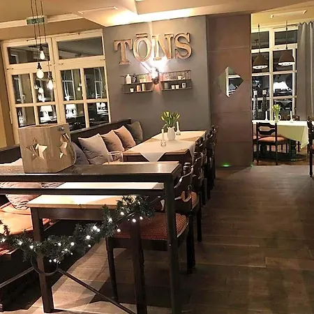 Otel Toens 3*